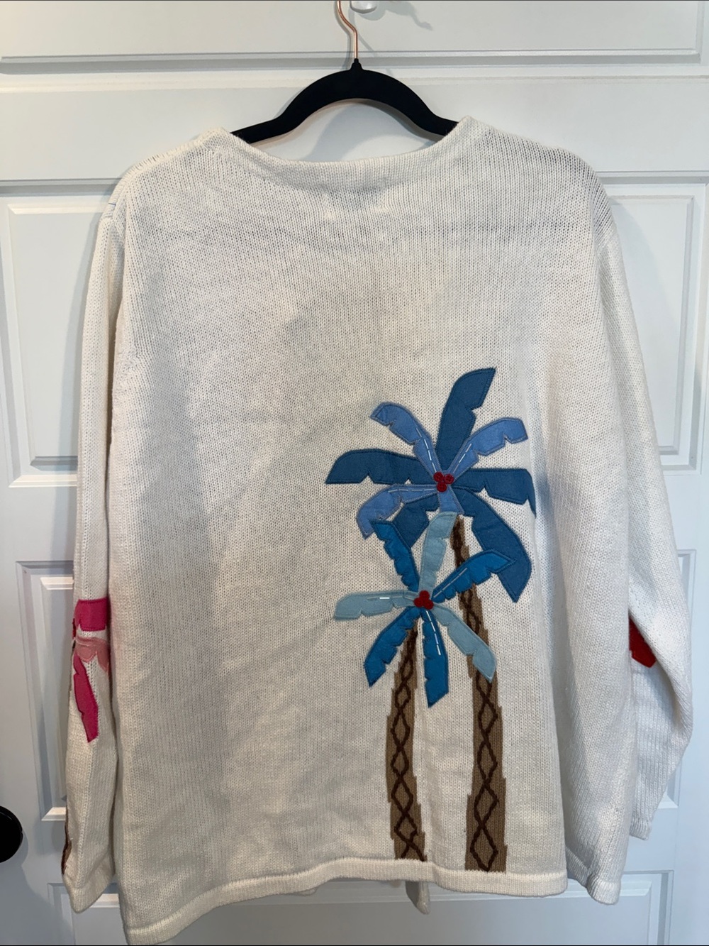 The Quaker factory palm tree sweater with palm tree button covers 1X - Picture 6 of 8